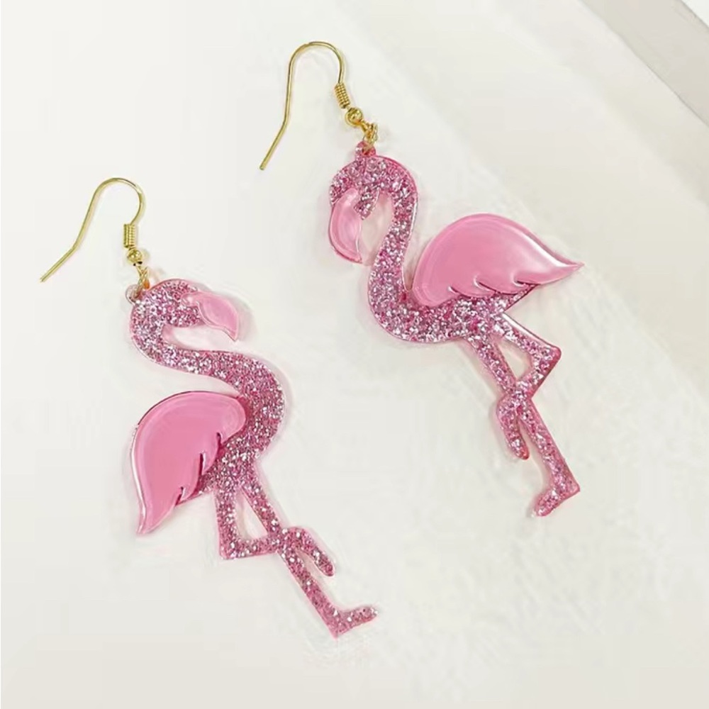 Beautiful Pink Flamingo Earrings 🦩NEW